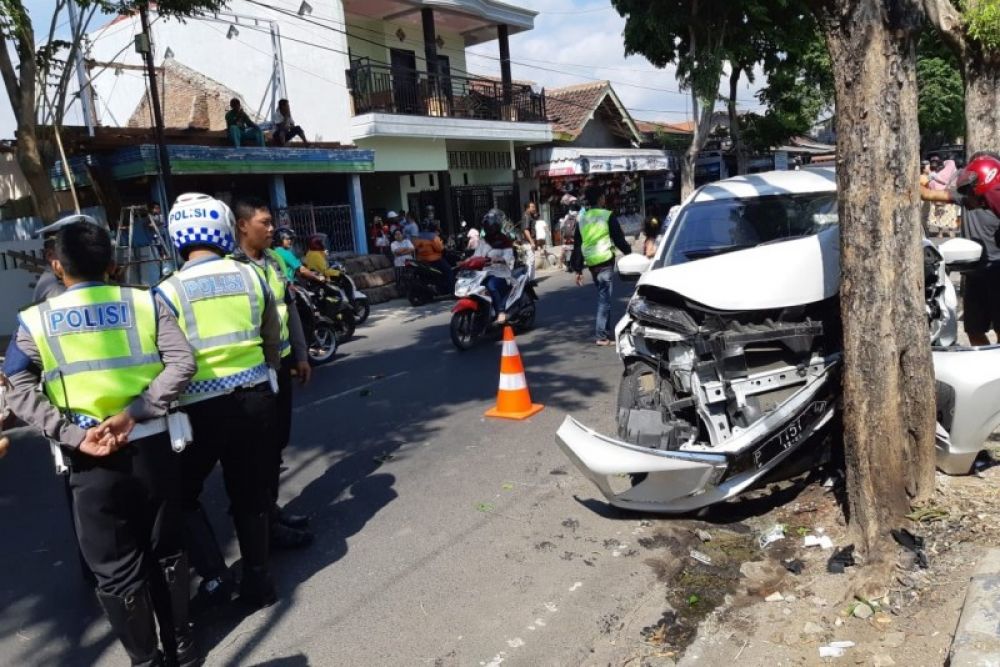 Sopir Mengantuk, Turis Rusia Jadi Korban