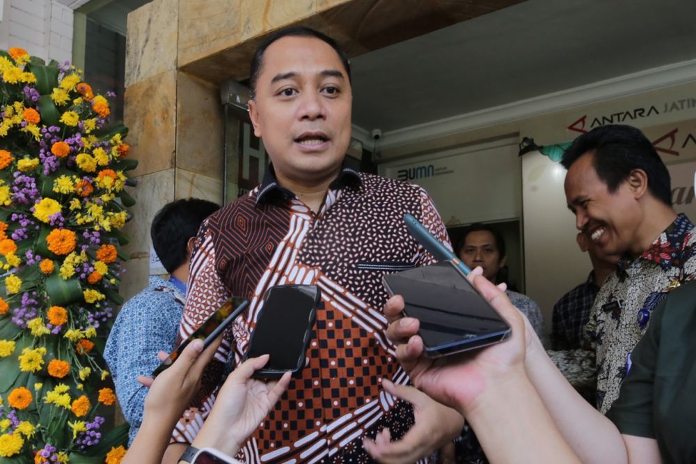 Wali Kota Eri Ingatkan Sanksi Soal Caleg yang Masih Terima APBD Surabaya